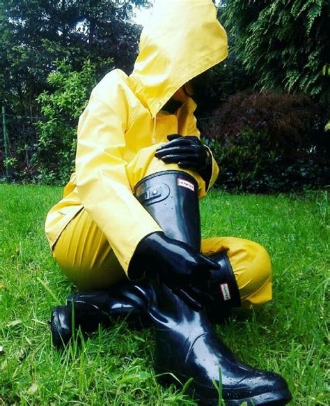 pin von rebecca orlowski auf raincoats in 2019 gummistiefel gummianzug und regenstiefel