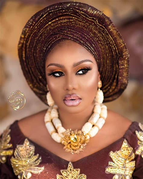 Pin By Felicia On African Attire African Lace Styles African Clothing Styles African Makeup