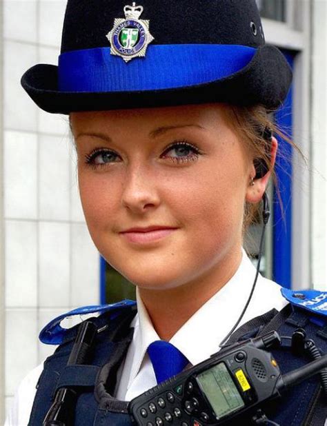 Beautiful Policewomen Pics