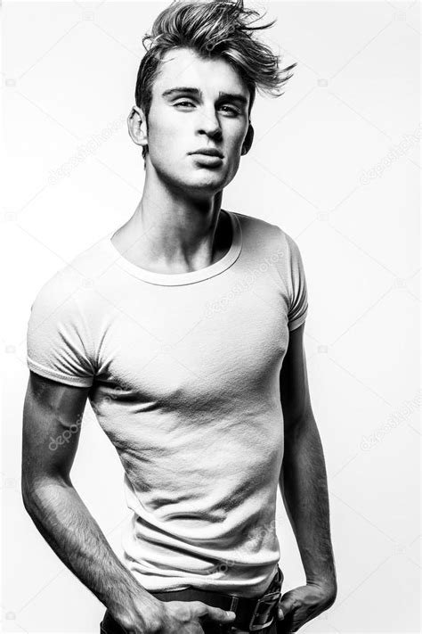 Elegant Stylish Handsome Man Black White Studio Fashion Portrait ⬇