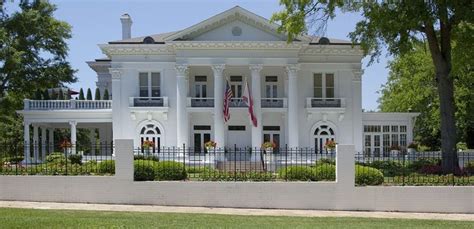 8 Beautiful Historic Houses In Alabama