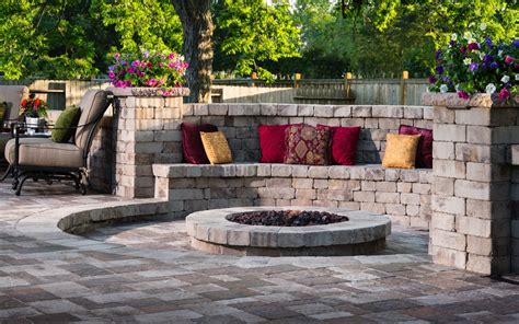 Turn Up The Heat With These Cozy Fire Pit Patio Design