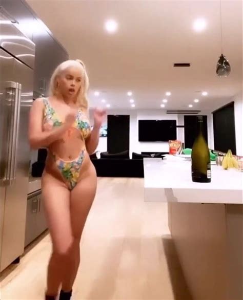 Ashley Martelle Danst Sexy In Zwarte Sokken Xhamster