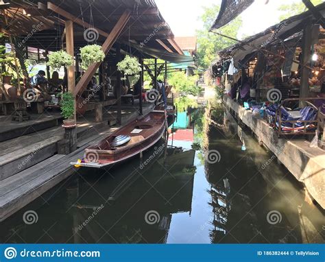 Bang Nam Phueng Floating Market Editorial Stock Image Image Of Thai