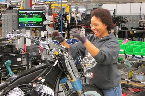 Indian motorcycle has just opened a new experience center at their spirit lake, iowa factory a press release from the company published by motorcycle.com promises visitors the chance to watch. Indian Motorcycles Bolster Manufacturing Base | Iowa ...