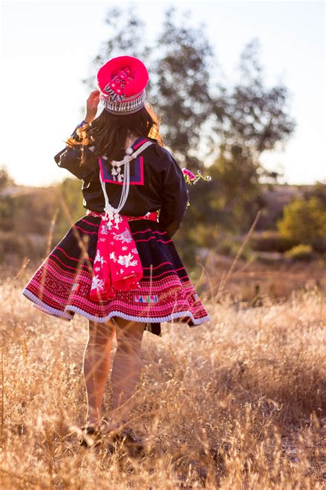 Hmong Leng Sayaboury Outfit | Hmong clothes, Hmong fashion, Outfits