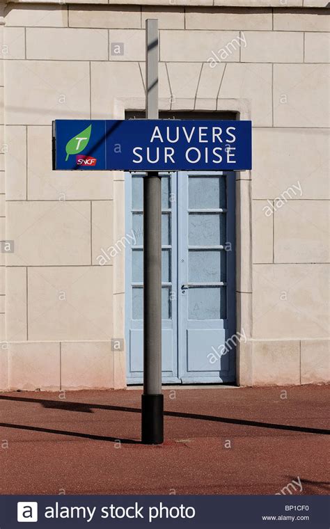 Auvers Sur Oise Sign Hi Res Stock Photography And Images Alamy