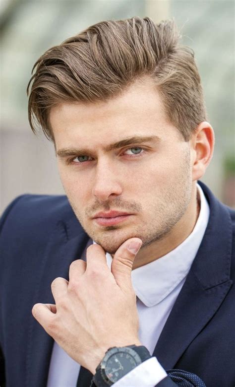 Deciding on the best hairstyles for round faces isn't all about the latest trends or coolest cuts, but more about picking the best haircut for your face shape. Best Haircut for Round Face Men