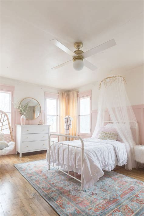 When it comes to children's decor, my eye is always drawn to white. Pink & Gold Girls Bedroom Decor Ideas | Big girl bedrooms ...
