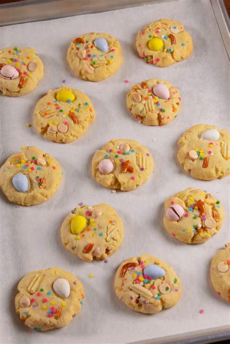 This dough easter basket craft ideas can be also great and fun project for kids. 90+ Easy Easter Desserts - Recipes for Cute Easter Dessert ...