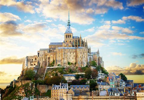 Montbell focuses on light & fast® and does so without compromising on quality, durability or function. LE MONT-SAINT-MICHEL ET SAINT-MALO - Inglard voyages