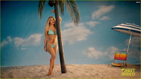 Fergies Bikini Body Looks Amazing In La Love La La Video Photo 3239120 Bikini Fergie