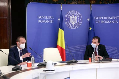Aceasta înseamnă o creştere a salariului minim net cu 83 de lei, de la 1.263 de lei cât era până acum, la 1.346 de lei, potrivit economica.net. Orban anunță ce se va întâmpla cu salariu minim pe ...