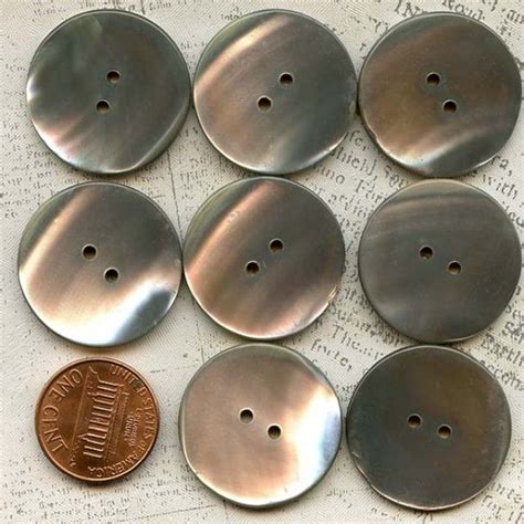 8 Vintage Mother Of Pearl Shell Sewing Buttons 1 Inch 25mm Liquid