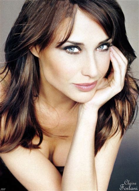 Q Who Is The Hot Girl In The Dewars Scotch Commercials A Claire Forlani Themarketingblog