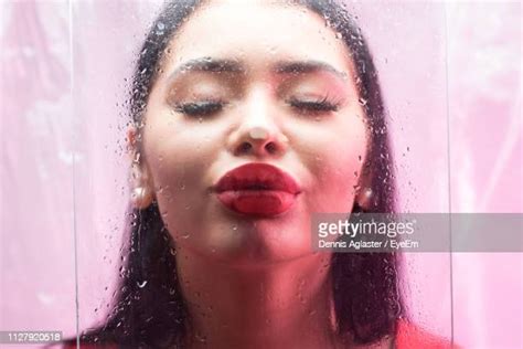 Wet Kissing Photos And Premium High Res Pictures Getty Images