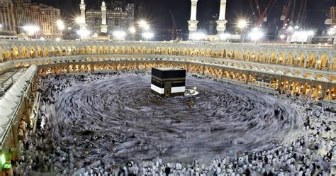 Terdapat sejumlah dalil yang menegaskan kewajiban haji dalam islam. Tuntunan Manasik Ibadah Haji, Umrah Dan Ziarah: Dalil Ayat ...