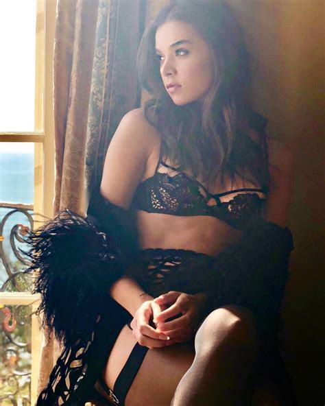 Hailee Steinfeld Nude And Sexy 2021 54 Photos The Fappening