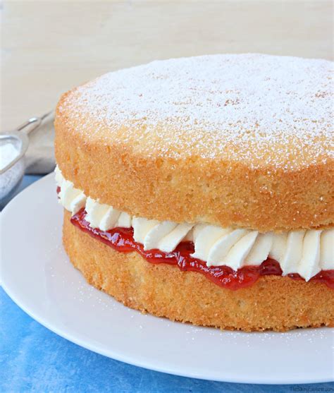 The smell of chocolate cake right after it comes out of the oven is mouthwatering. Temperature At Centre Of Sponge Cake - Easy Vanilla Sponge Cake Little Sugar Snaps : Bake in the ...