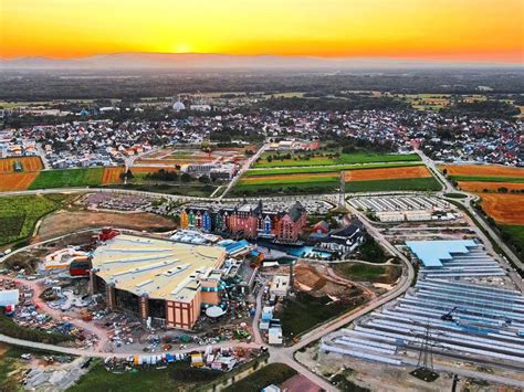 Bei schönem wetter und vielen besuchern ist es möglich, dass längere öffnungszeiten herrschen. Rust: Europa-Park: Neues Bad-Hotel brummt - Rust - Lahrer ...