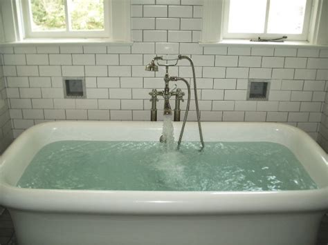 What Uses More Water? Shower Or Bath? - NJ Plumbing Repair, Replacement ...