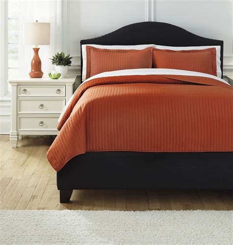Raleda Orange Queen Comforter Set From Ashley Q496003q Coleman
