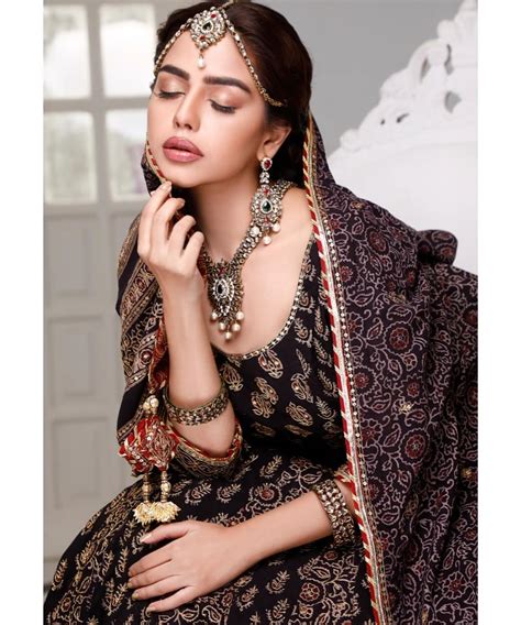 Actress Hina Ashfaq Latest Bridal Photoshoot Reviewitpk