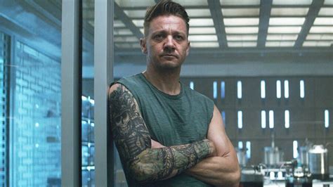 Jeremy Renner Was A Real Life Superhero Right Before His Terrifying