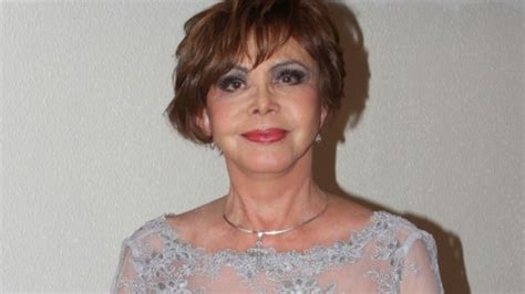 Hilda Aguirre se inyecta células madre para afrontar problemas de salud