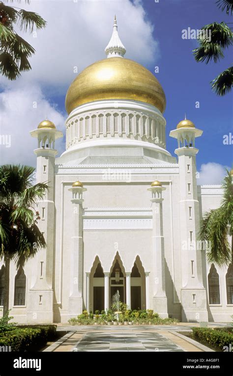 Jame Asr Hassanil Bolkiah Mosque Brunei Stock Photo Alamy