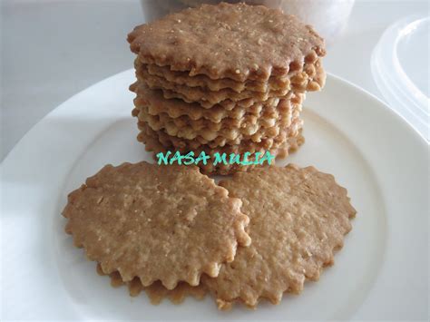 With a soft, sweet flavour that melts in your mouth; warna warni hidupku..............: Kuih Bangkit (Versi Bugis