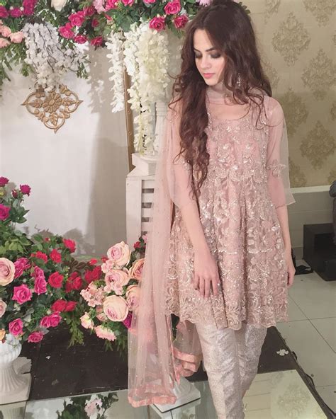 Komal meer is comparitively a new face in media industry who came into industry through miss veet pakistan's platform. Latest Beautiful Clicks of Actress Komal Meer | Pakistani ...
