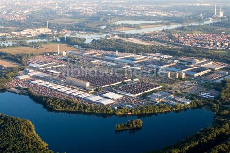 Wörth am Rhein von oben Werksgelände der Daimler AG LKW Werk in