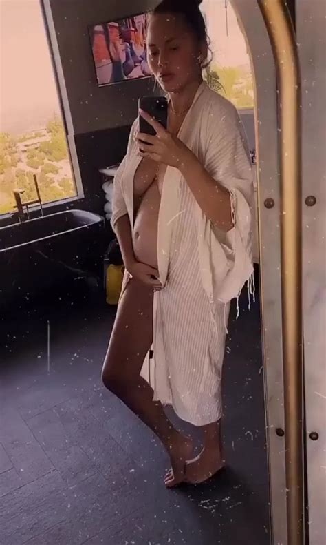 Chrissy Teigen Nude Pregnant Video Fappenist