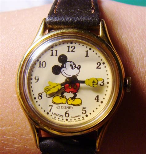 Vintage Women S Disney Mickey Mouse Watch By Middleearthtreasures