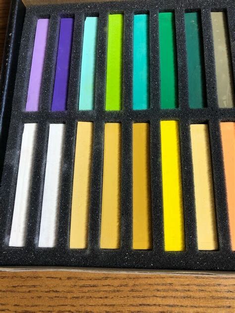 Masters Touch Artist Grade Chalk Pastel Colored Pencils 48 Piece Set 🦋