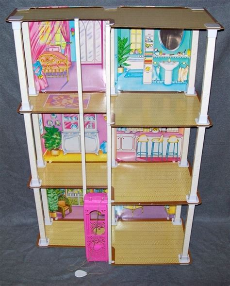 Wenn sie ein barbie haus kaufen wollen, gibt es viele alternativen: Barbie Stadthaus mit Aufzug Haus Mattel 80er Jahre Villa ...