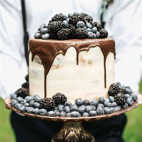 25 Drip Wedding Cakes For Some Mouthwatering Inspo