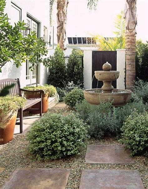 Lovely Small Courtyard Garden Design Ideas For Home 14