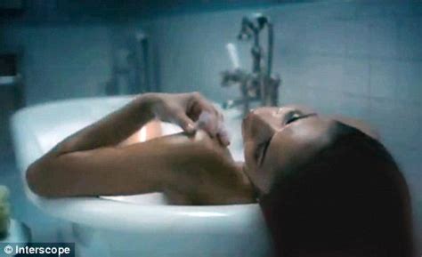 Lewis Hamilton Totally Naked In A Bathtub Naked Male Celebrities