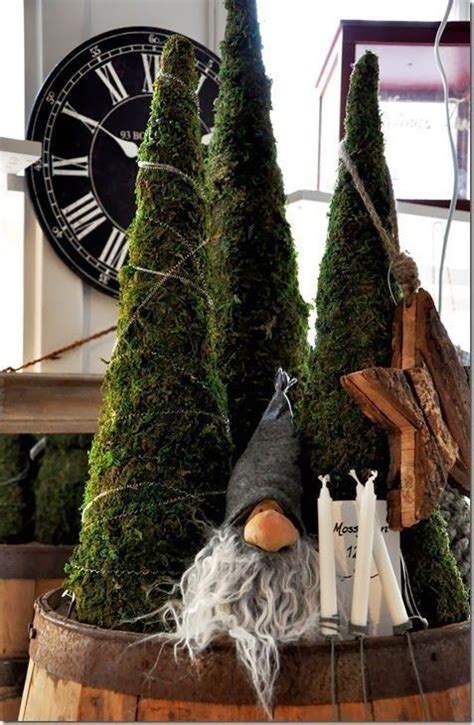 19 Green Christmas Decoration Ideas With Mosses For This Holiday Season