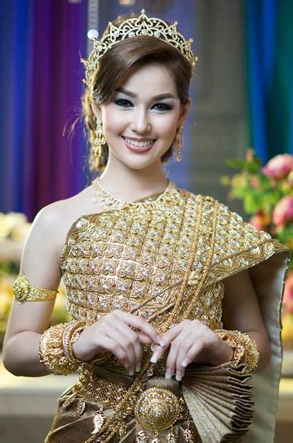 ghim của geo trên cambodian thời trang nữ người mẫu nữ thời trang