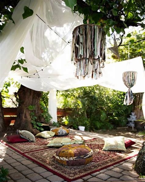 10 Charming Bohemian Patio Design Ideas