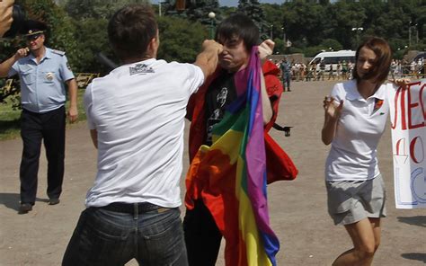 Parada Gay Reúne Milhares Em Manifestações Pela Europa Fotos Em Mundo G1