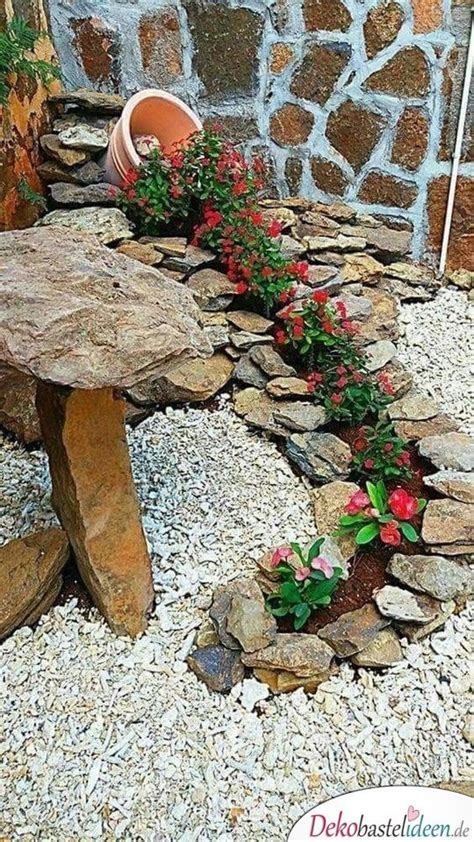 We did not find results for: Blumenwasserfall - Frühlingsdeko im Garten | Rock garden ...