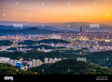 Taipei Taiwan Skyline At Dusk Stock Photo Alamy