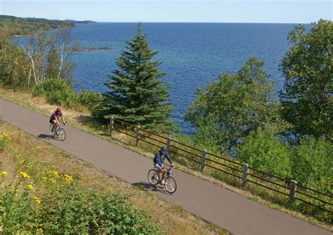 Minnesotas North Shore Offers Lighthouses Trails Bike Trails North