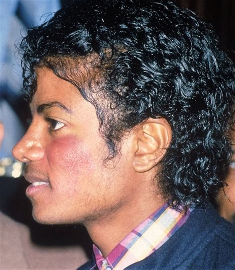 Arriba 92 Foto Michael Jackson En Hombres De Negro Mirada Tensa