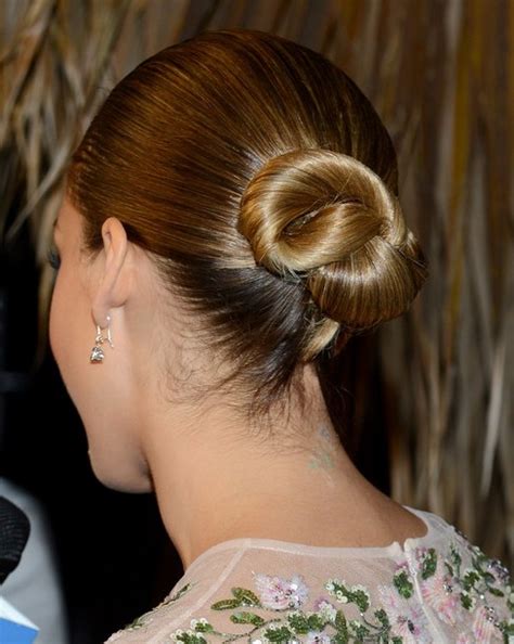 Jessica Alba Hairstyles Simple Smooth Updo Hairstyle