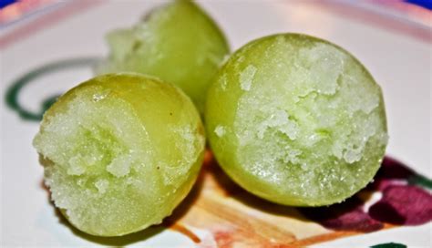 How To Make Frozen Grapes Taste Awesome Builtlean